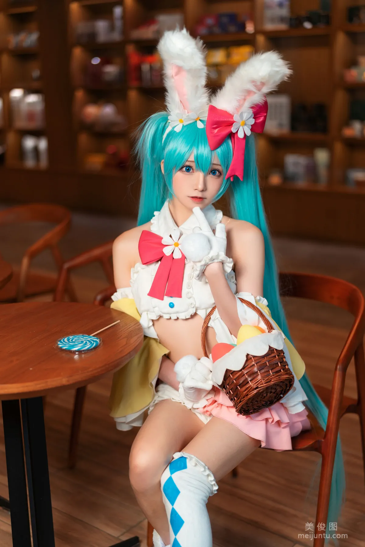 Qi Tailang: Web Idols photo 1