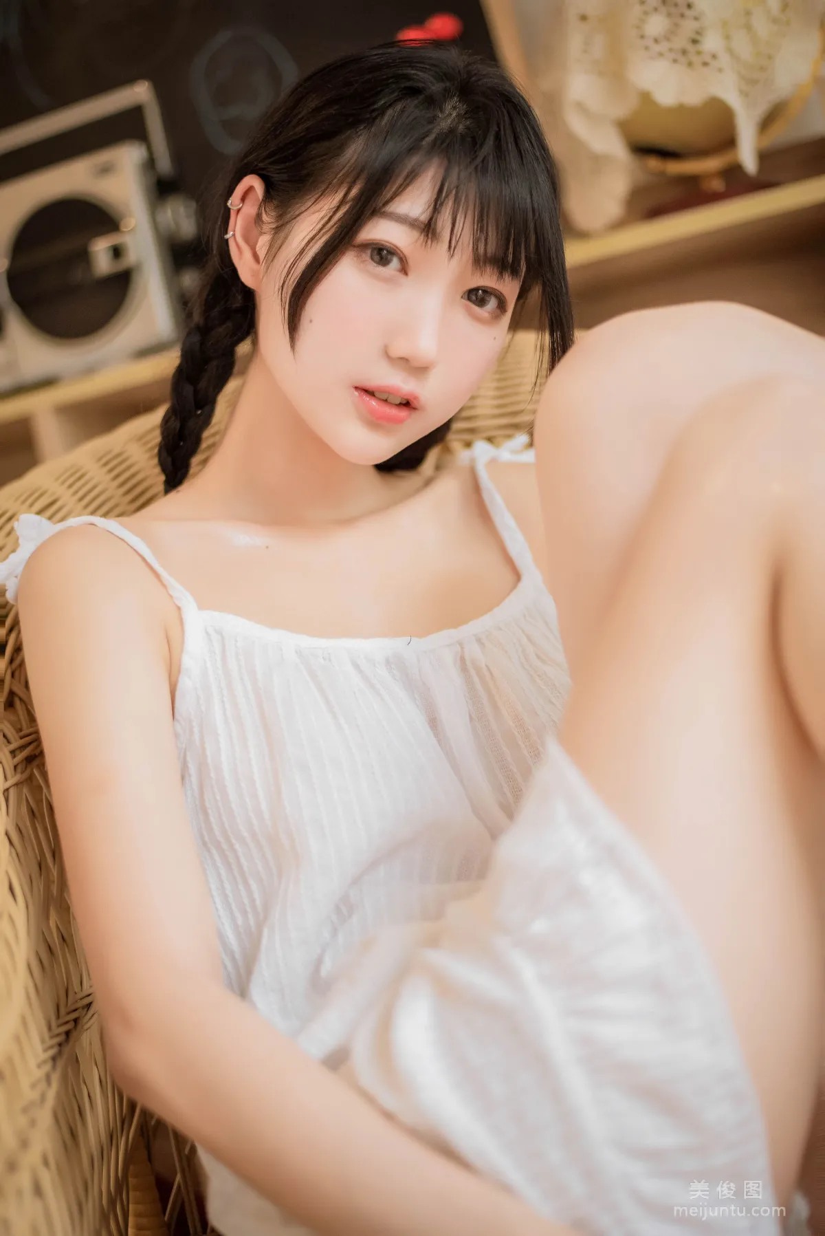 [Web Idol COSER Photos] Zhouji Shike Aitu Tu - Midsummer Set photo 2