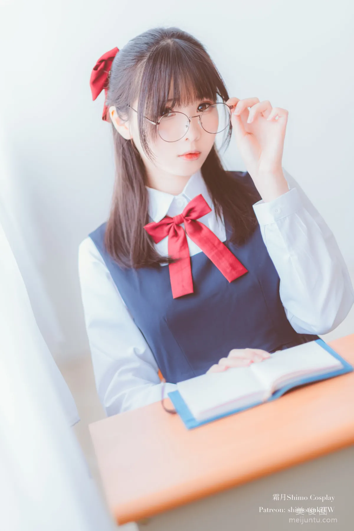 [网红COSER] 微博妹纸霜月shimo - JK校服的诱惑1
