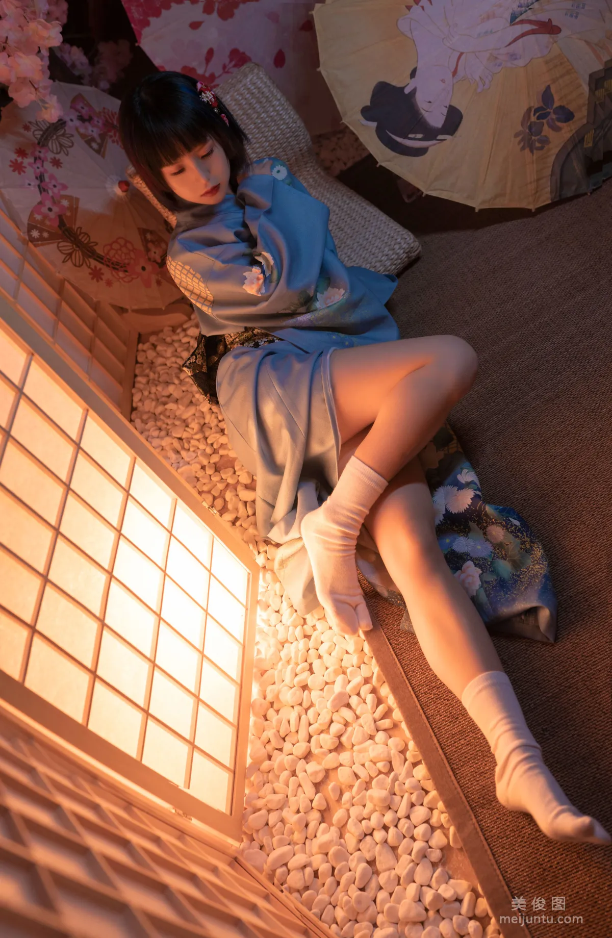 Yun Zai: Web Idols photo 1