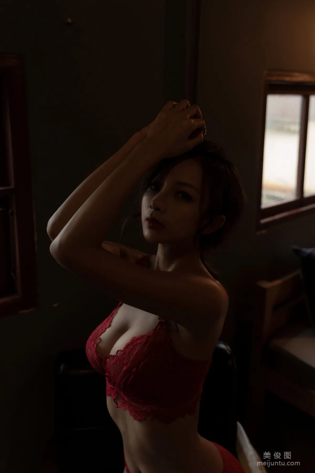 [Web Idols COSER Photos] Nicole Xiaoyue - Rear Window Set photo 19