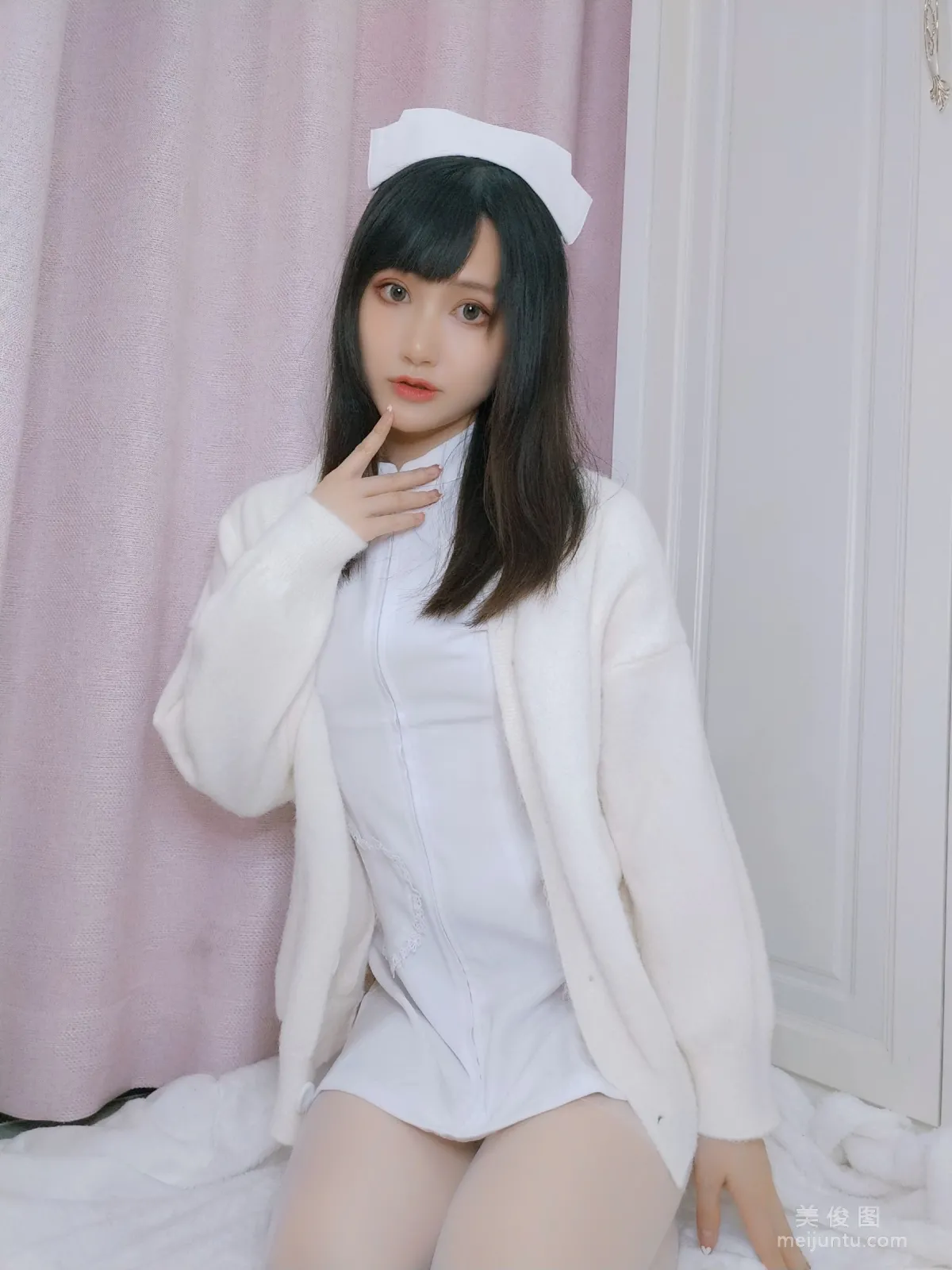 Muzhi Benguo: Web Idols photo 1