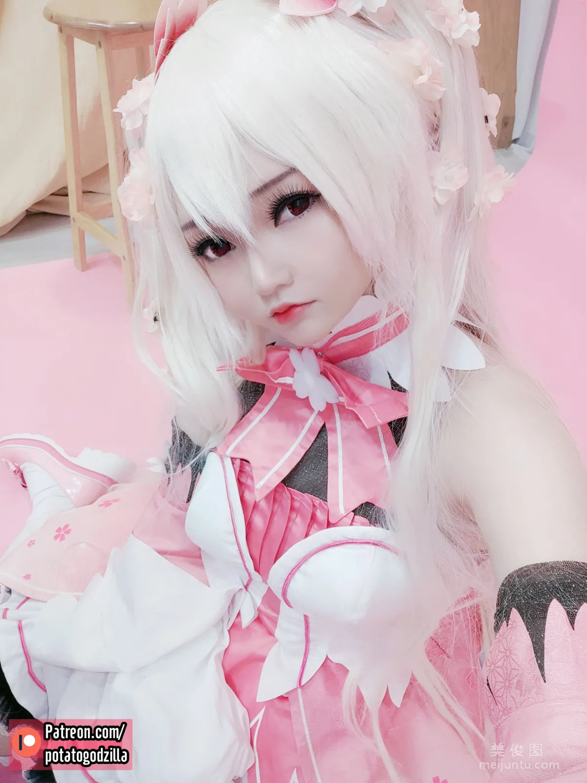 Coser Potato Godzilla, Sakura Miku, Set photo 37