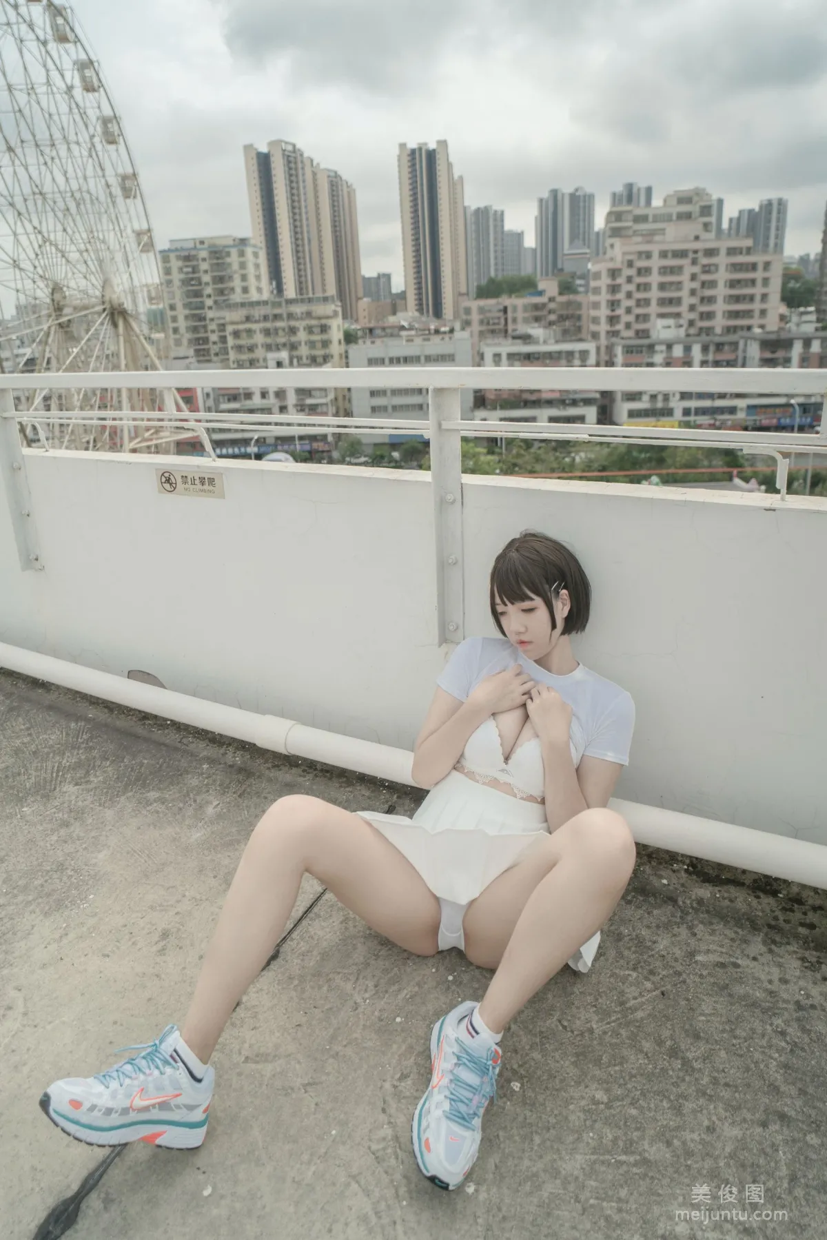 Quirky Girl Axun kaOri, Rooftop Set photo 28