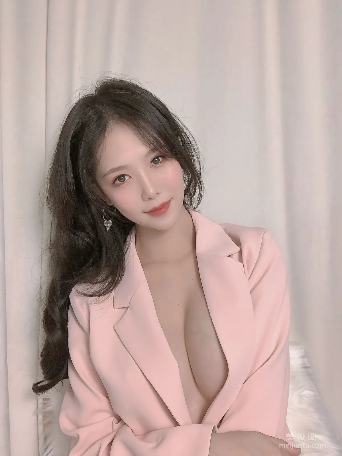 [Internet Celebrity COSER Photos] Douniang Lishi - Pink Suit Set photo 18