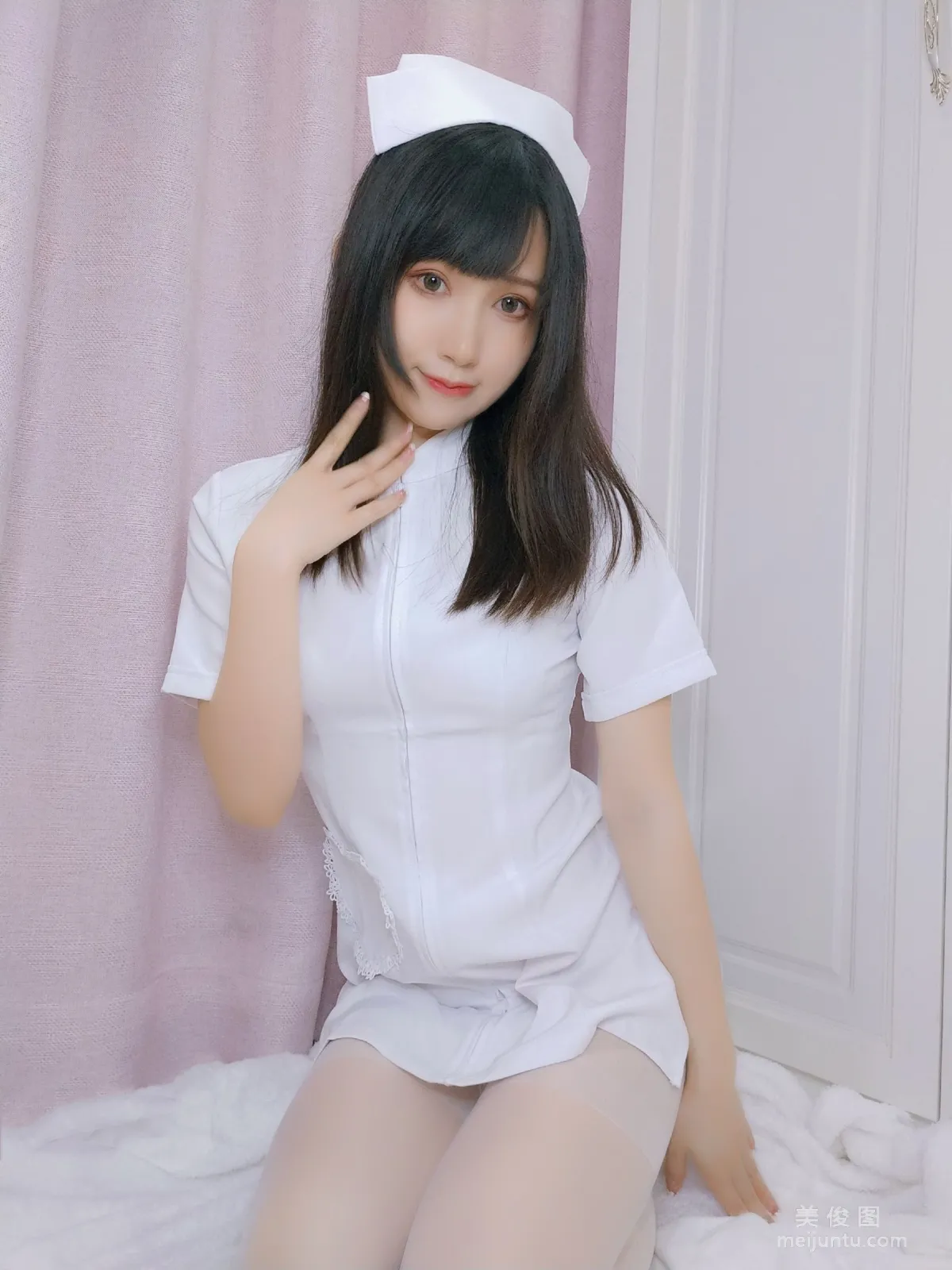 Muzhi Benguo: Web Idols photo 2