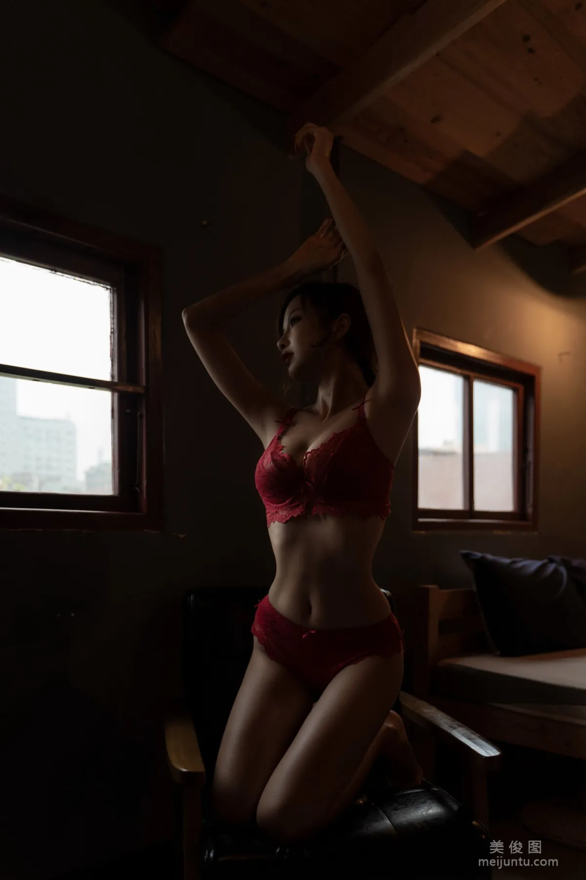 [Web Idols COSER Photos] Nicole Xiaoyue - Rear Window Set photo 18