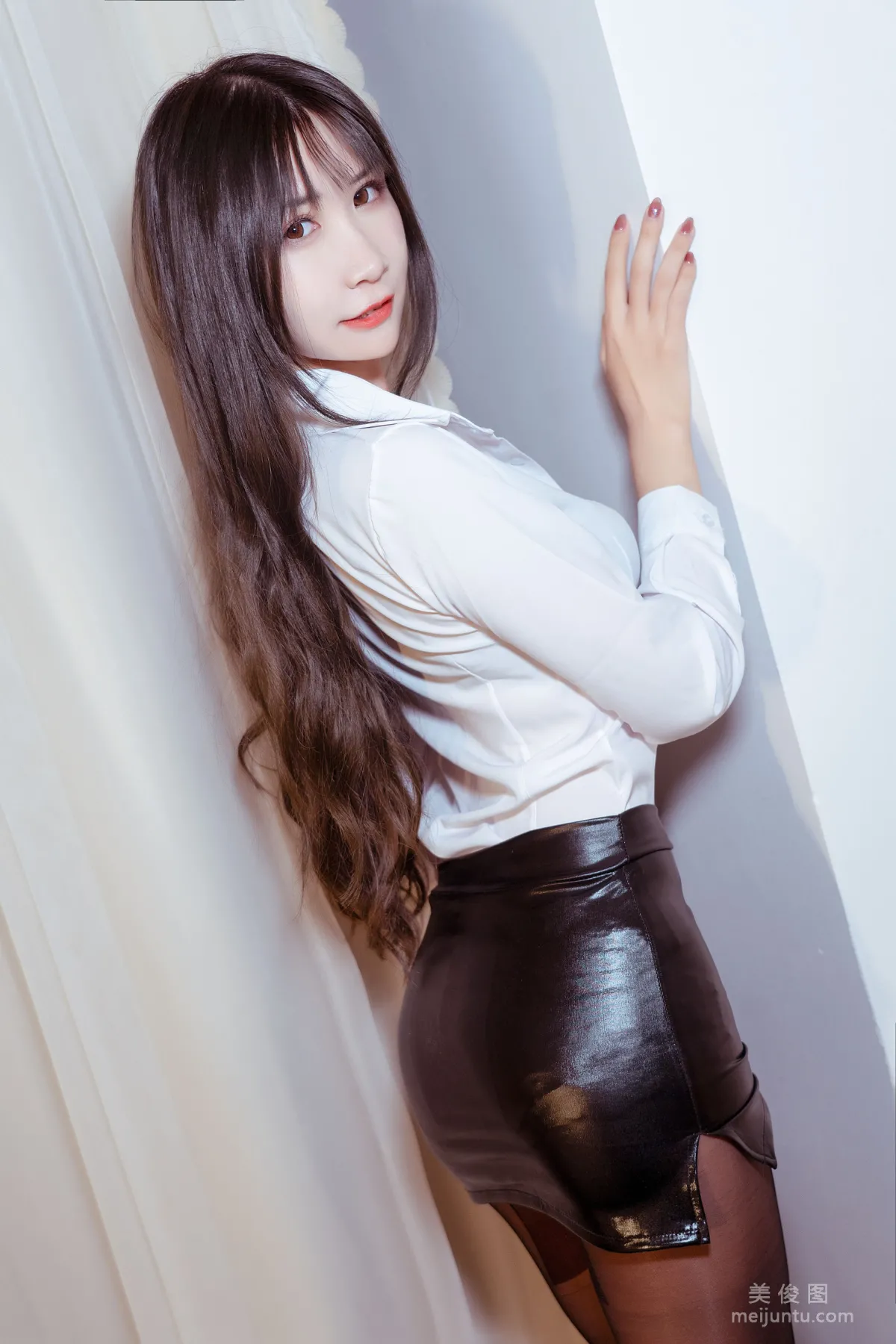 [Web Idol Coser Photos] Anime Blogger Ruanyi Fairy - Elephant OL Set photo 20