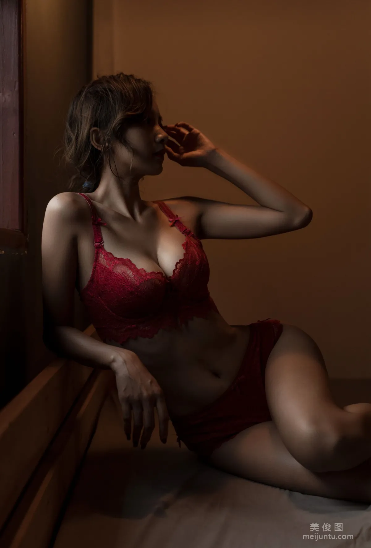[Web Idols COSER Photos] Nicole Xiaoyue - Rear Window Set photo 26