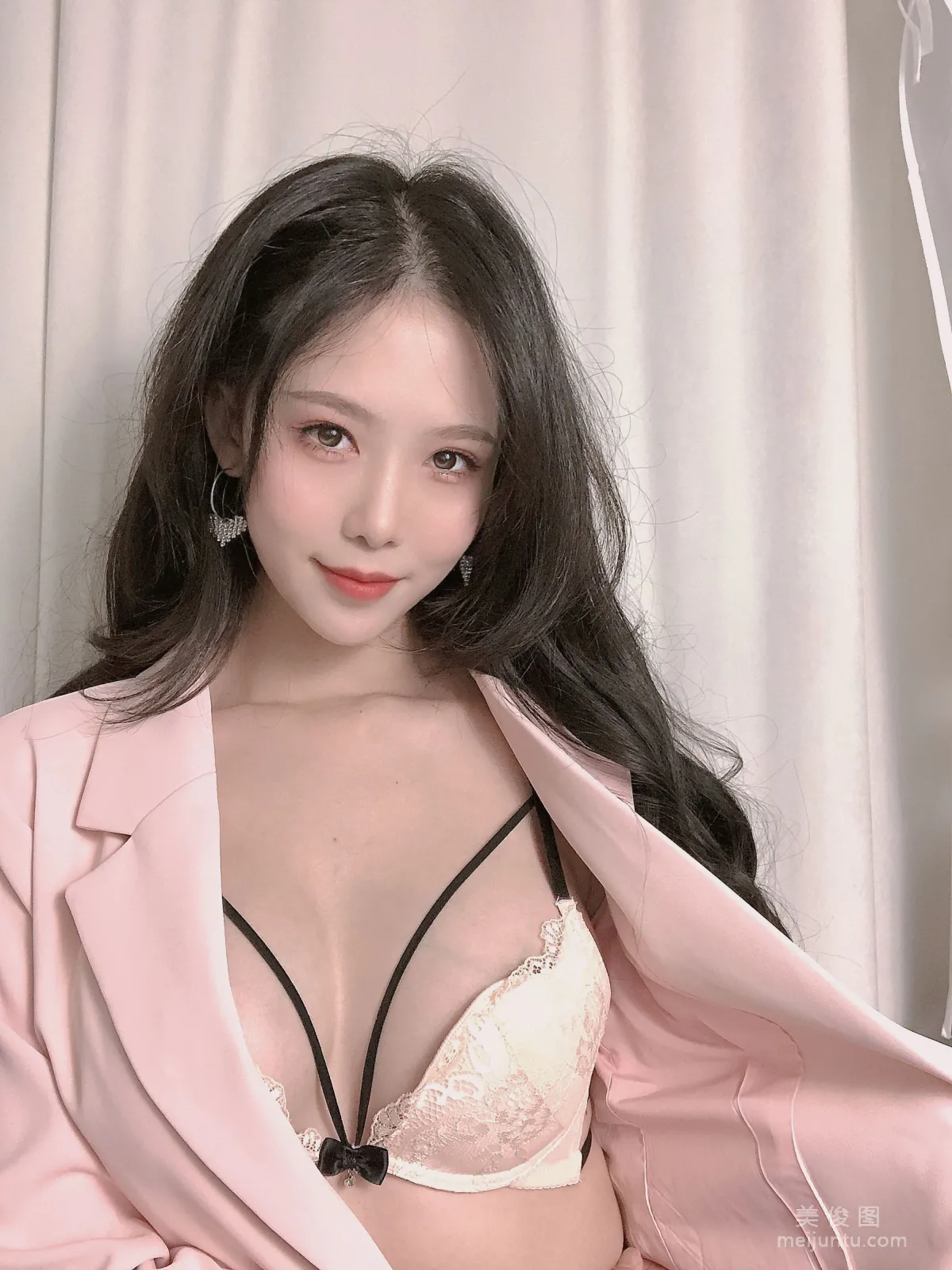 [Internet Celebrity COSER Photos] Douniang Lishi - Pink Suit Set photo 5