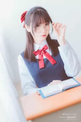 [網紅COSER] 微博妹紙霜月shimo - JK校服的誘惑