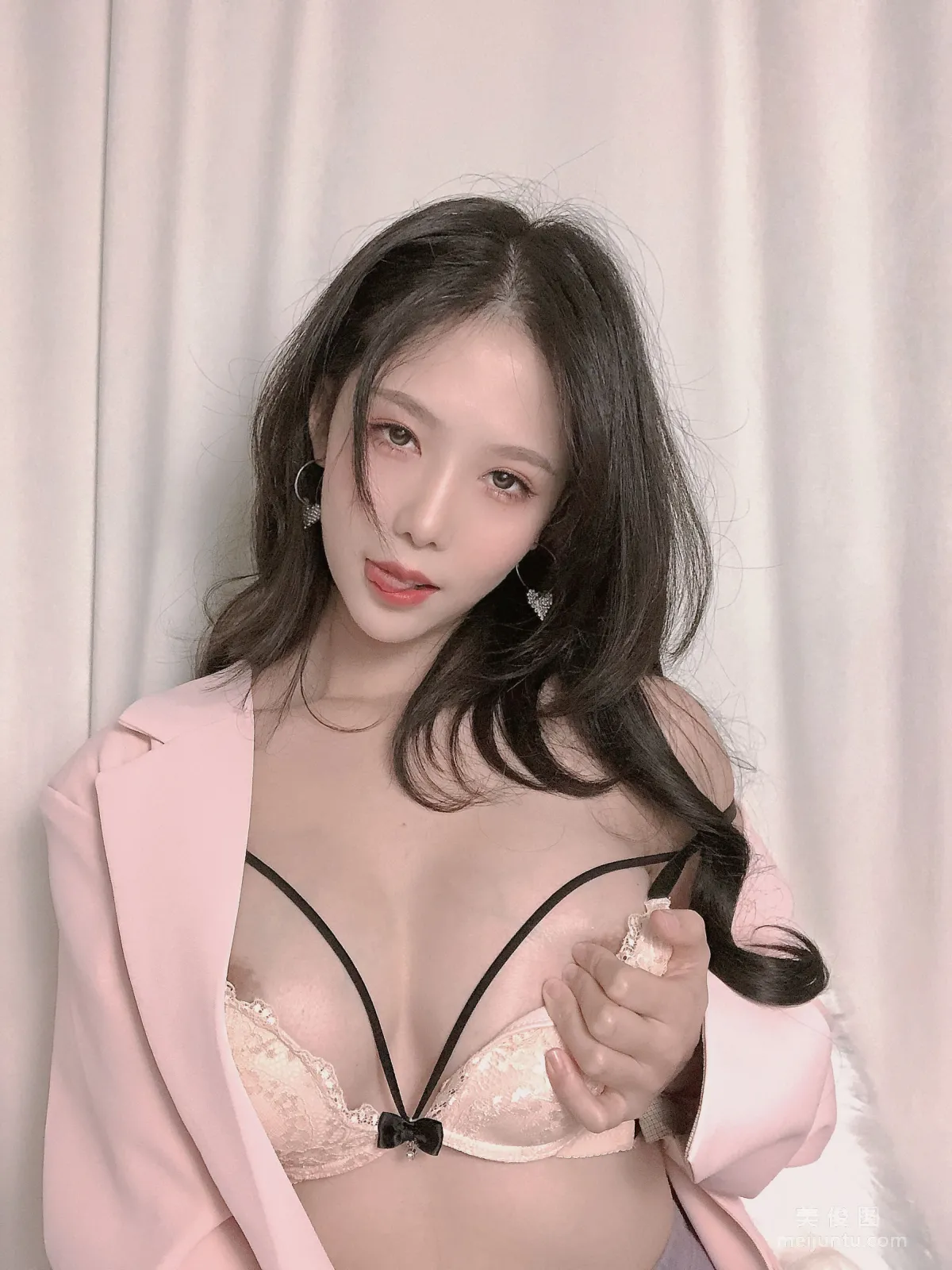 [Internet Celebrity COSER Photos] Douniang Lishi - Pink Suit Set photo 8