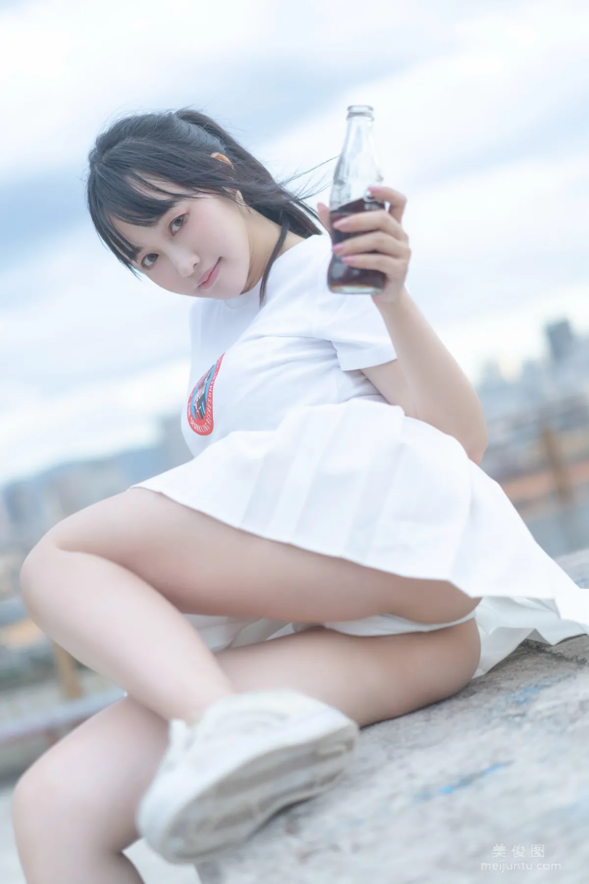 [網紅COSER寫真] 動漫博主脫尾巴Mizuki - 可樂JK 套圖 9
