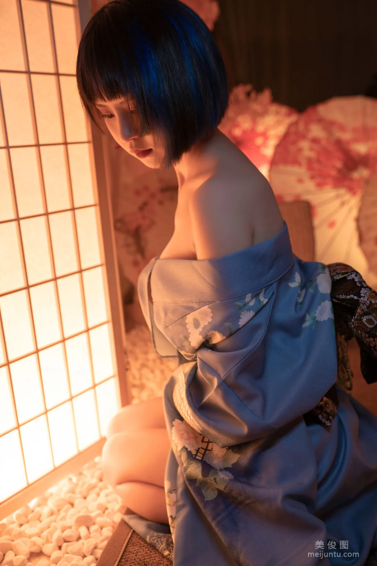 Yun Zai: Web Idols photo 9