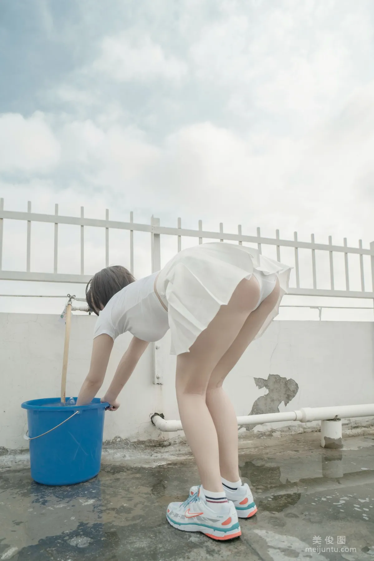 Quirky Girl Axun kaOri, Rooftop Set photo 8
