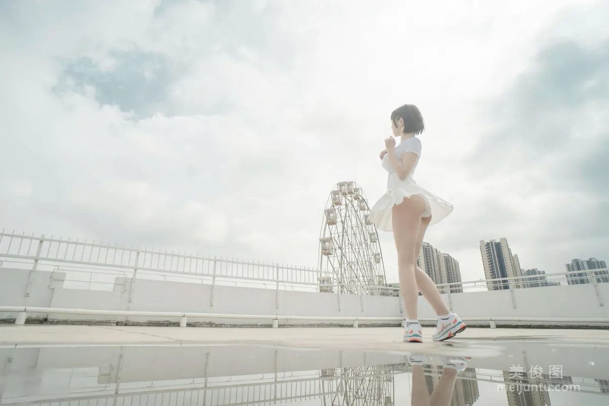 Quirky Girl Axun kaOri, Rooftop Set photo 2