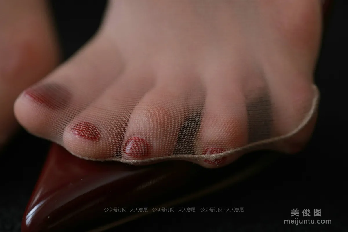 [IESS異思趣向] 絲享家 834：小六《花樣年華》 絲襪美腿套圖 27