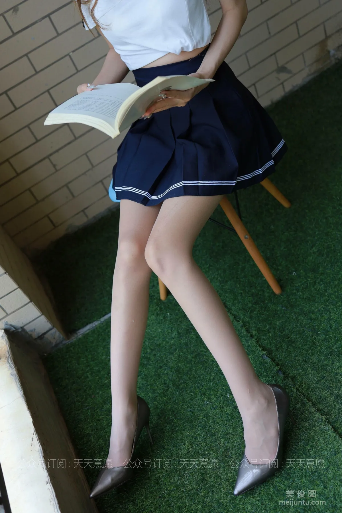[IESS異思趣向] 絲享家 823：怡怡《長腿少女 新人報道》 絲襪美腿套圖 8