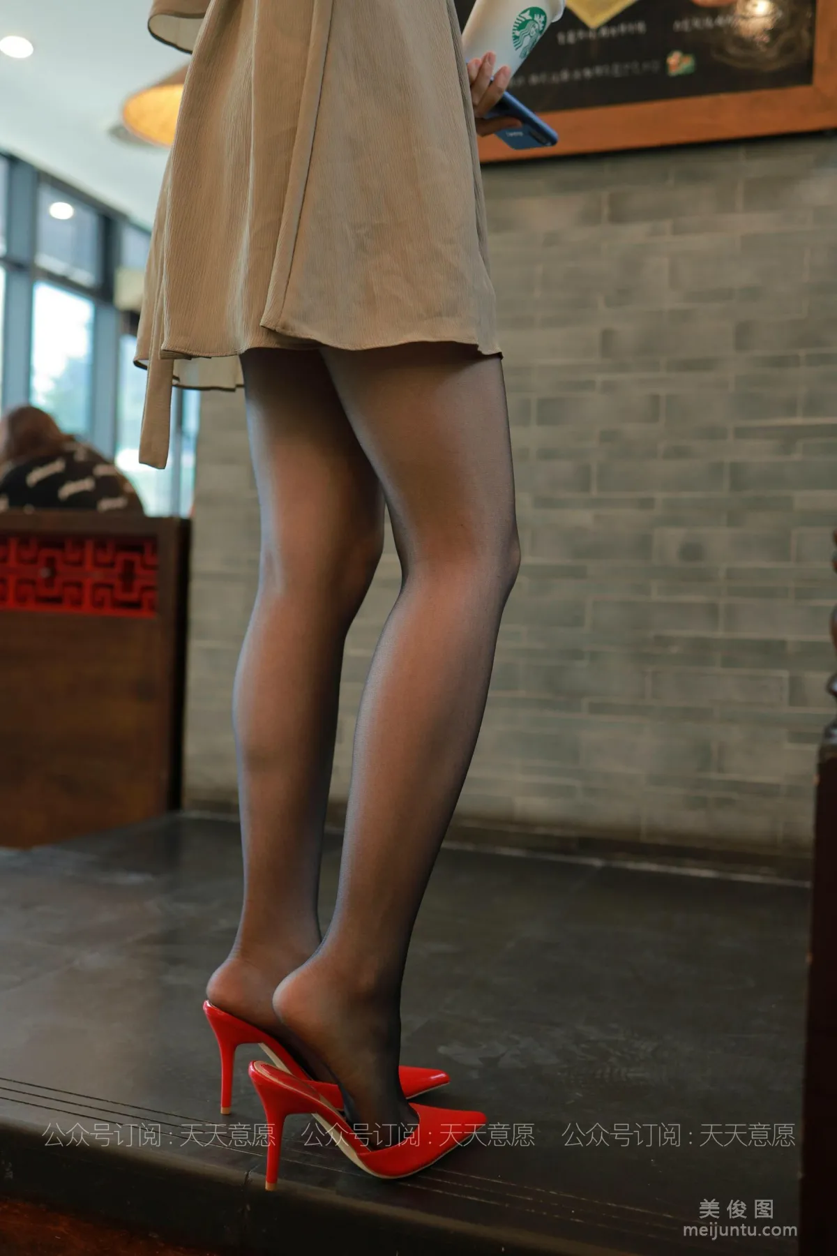 [IESS] Silk Enjoyer 827: Xiao Jie Red Heels and Light as a Feather Stockings and Legs Set photo 6
