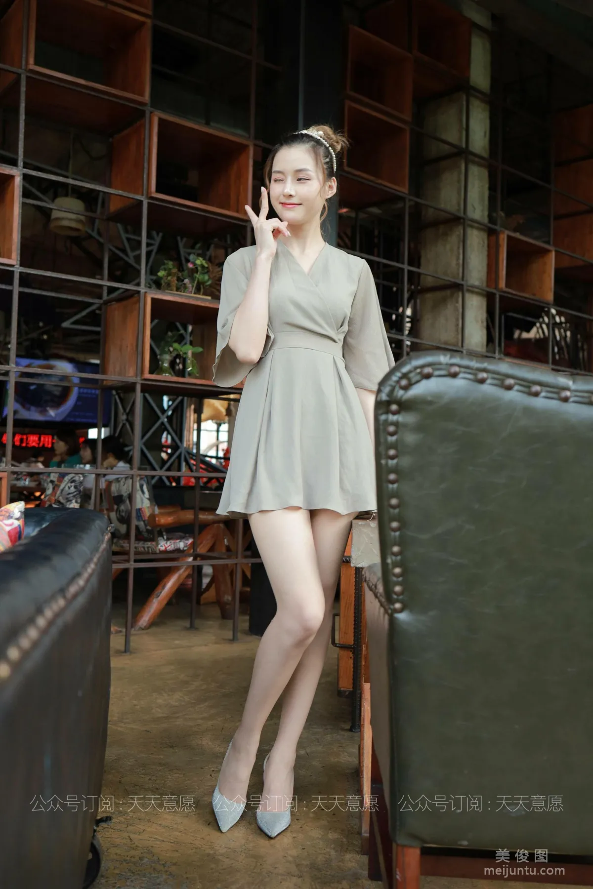 [IESS异思趣向] 丝享家 832：九妹《可甜可盐大长腿》 丝袜美腿套图2