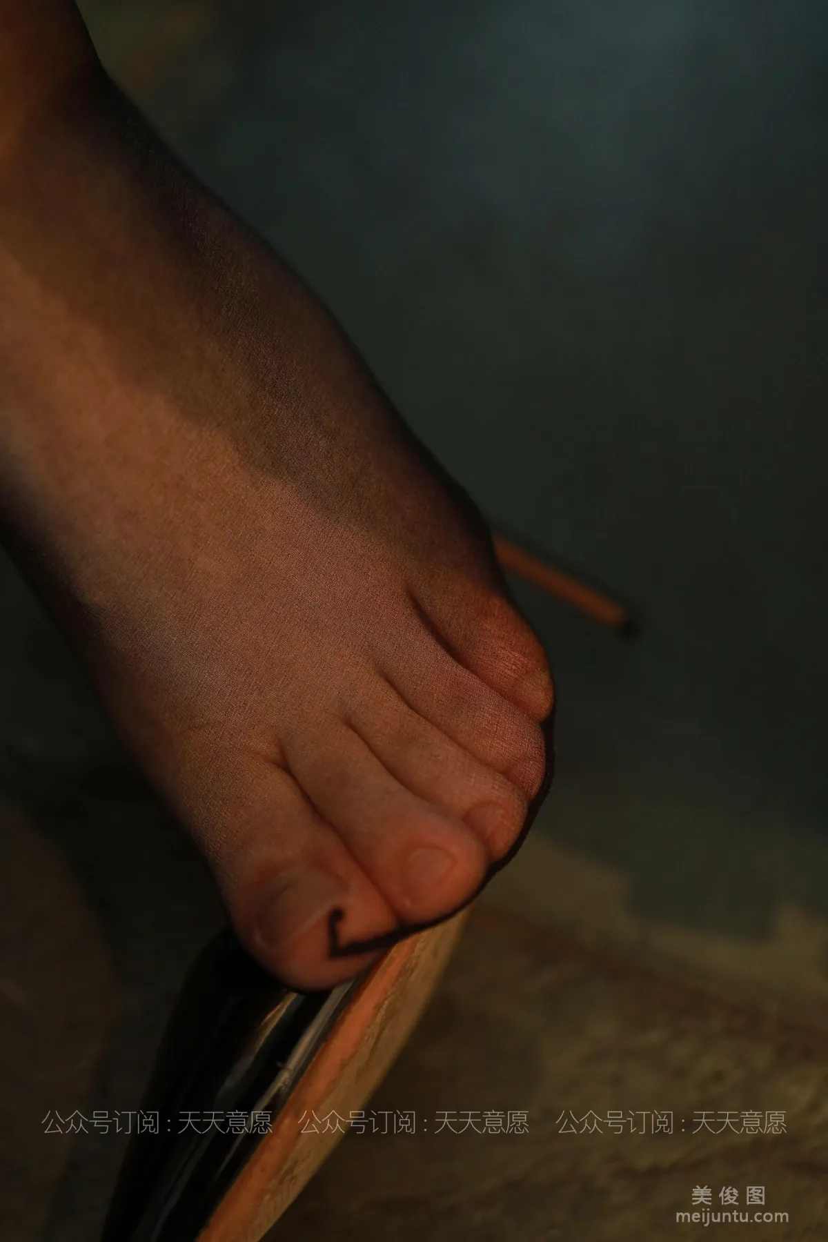 [IESS異思趣向] 絲享家818 小婕 《黑絲下午茶》 絲襪美腿套圖 66