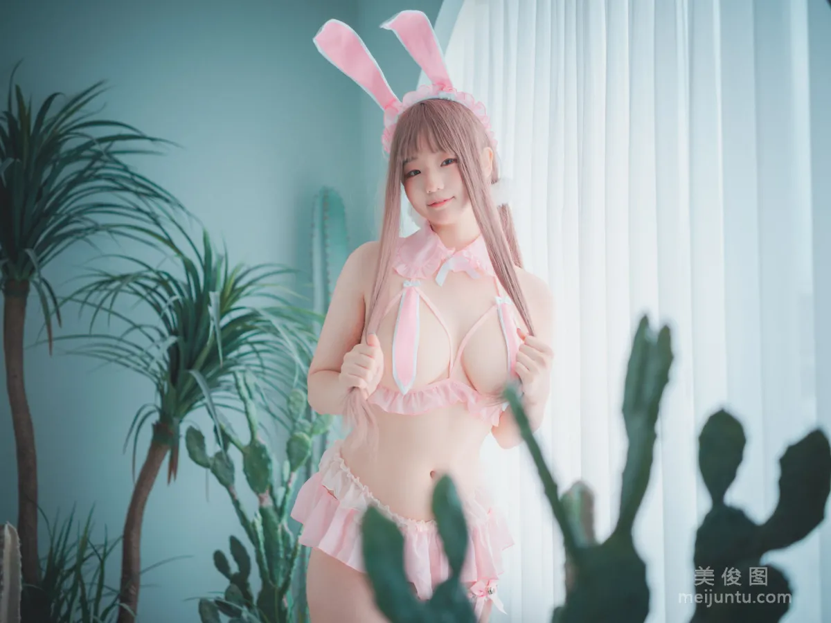 Mimmi: DJAWA March Hare photo 3