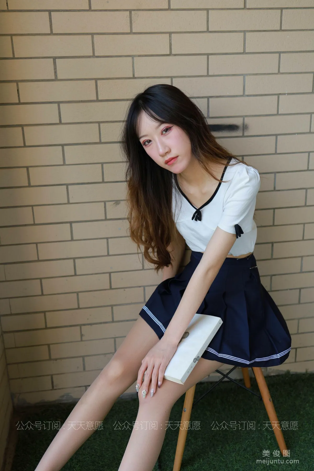 [IESS異思趣向] 絲享家 823：怡怡《長腿少女 新人報道》 絲襪美腿套圖 74