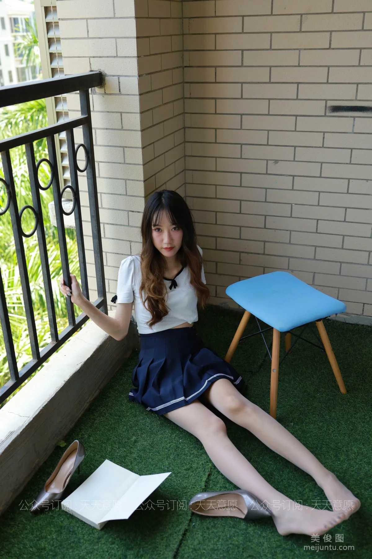 [IESS異思趣向] 絲享家 823：怡怡《長腿少女 新人報道》 絲襪美腿套圖 49
