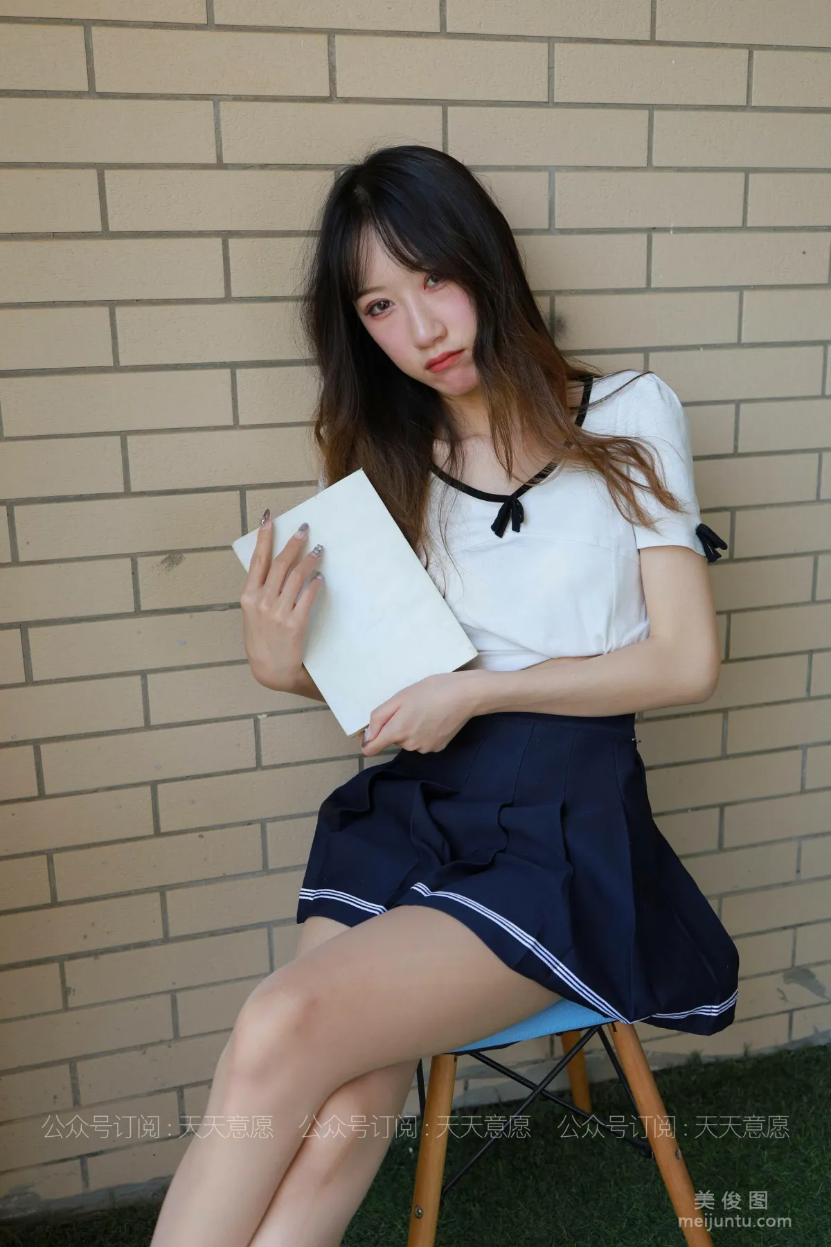 [IESS異思趣向] 絲享家 823：怡怡《長腿少女 新人報道》 絲襪美腿套圖 78