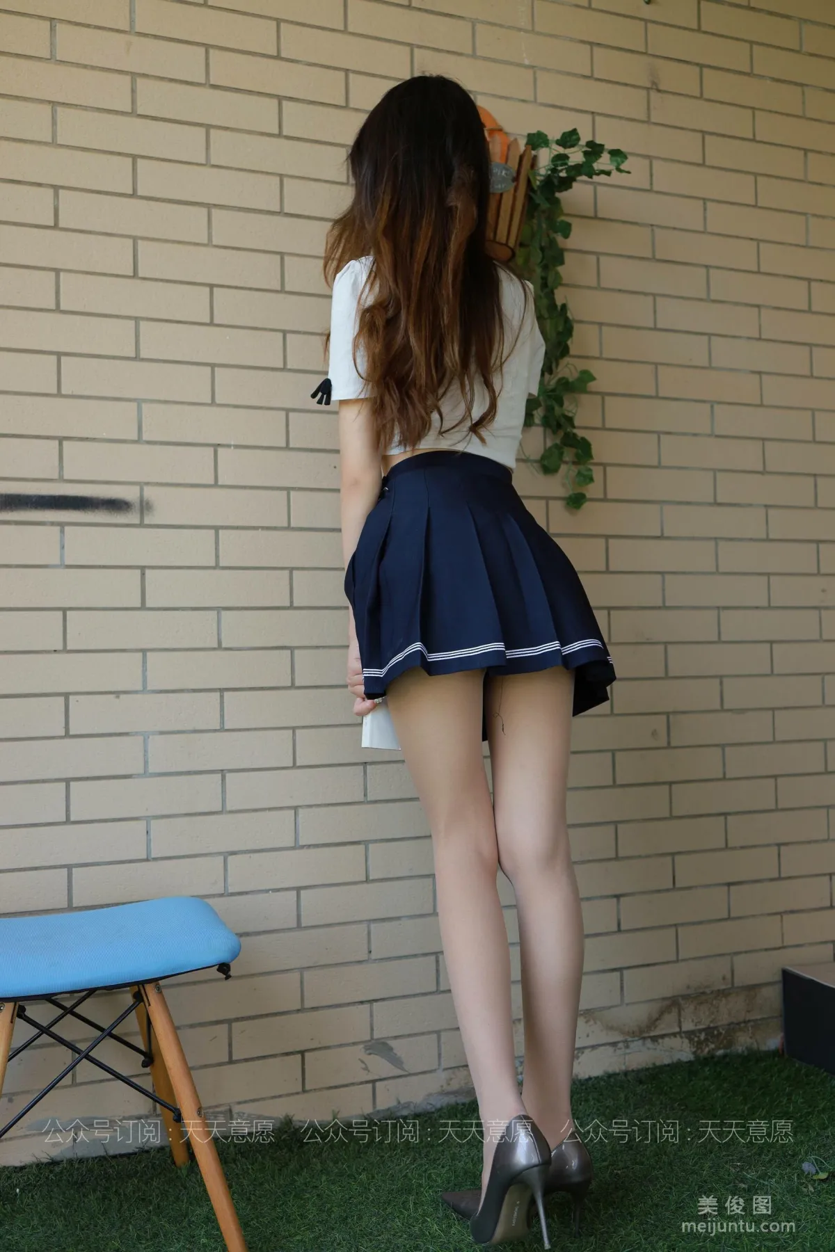 [IESS異思趣向] 絲享家 823：怡怡《長腿少女 新人報道》 絲襪美腿套圖 80