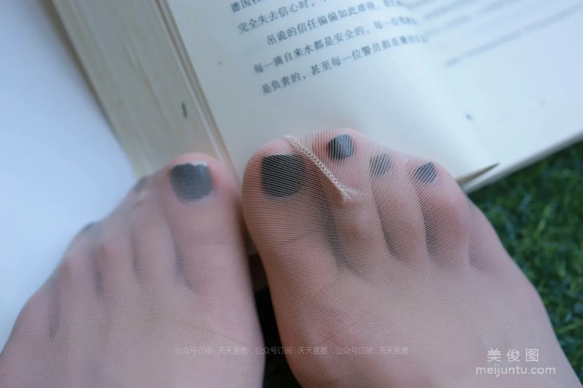 [IESS異思趣向] 絲享家 823：怡怡《長腿少女 新人報道》 絲襪美腿套圖 46
