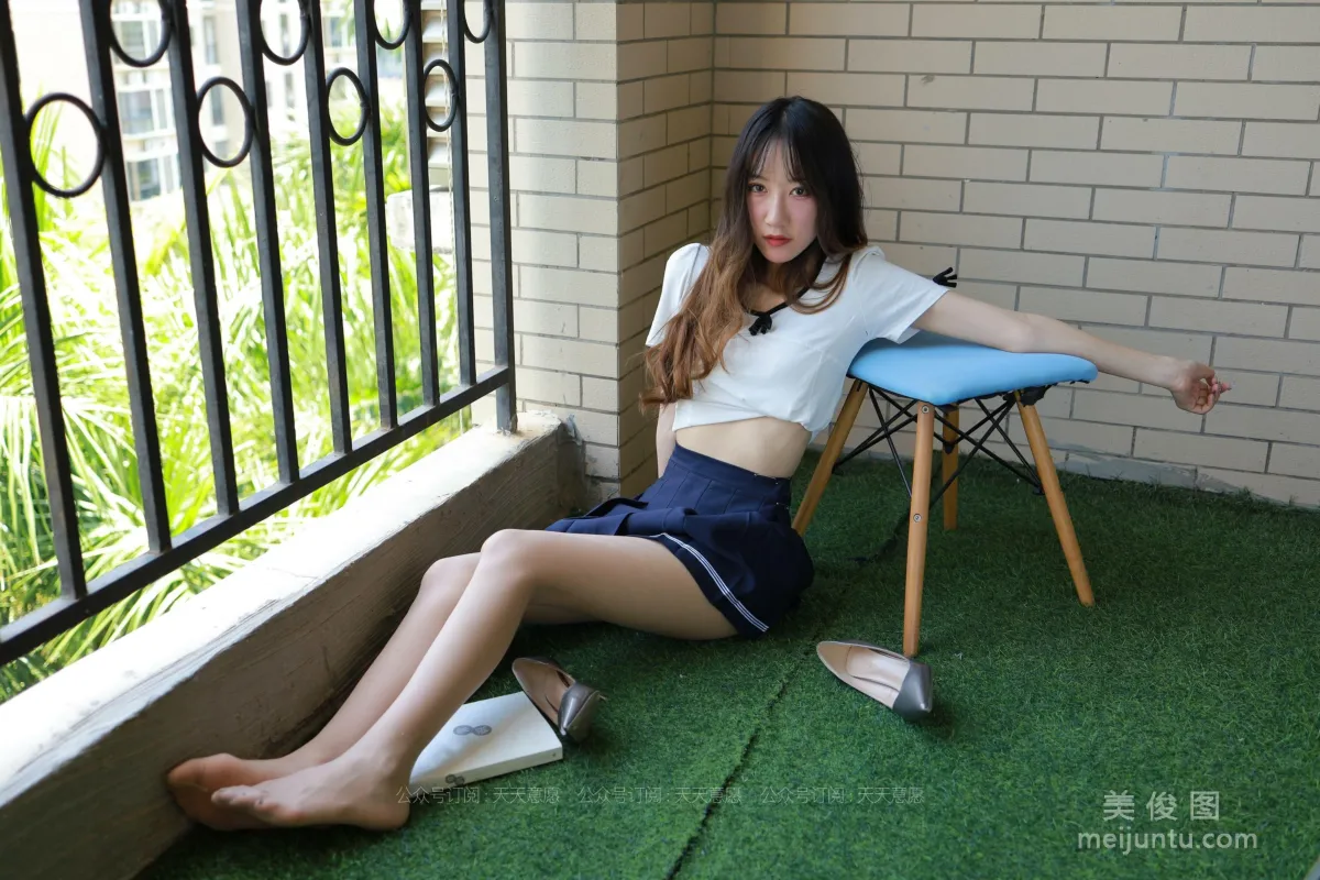 [IESS異思趣向] 絲享家 823：怡怡《長腿少女 新人報道》 絲襪美腿套圖 57