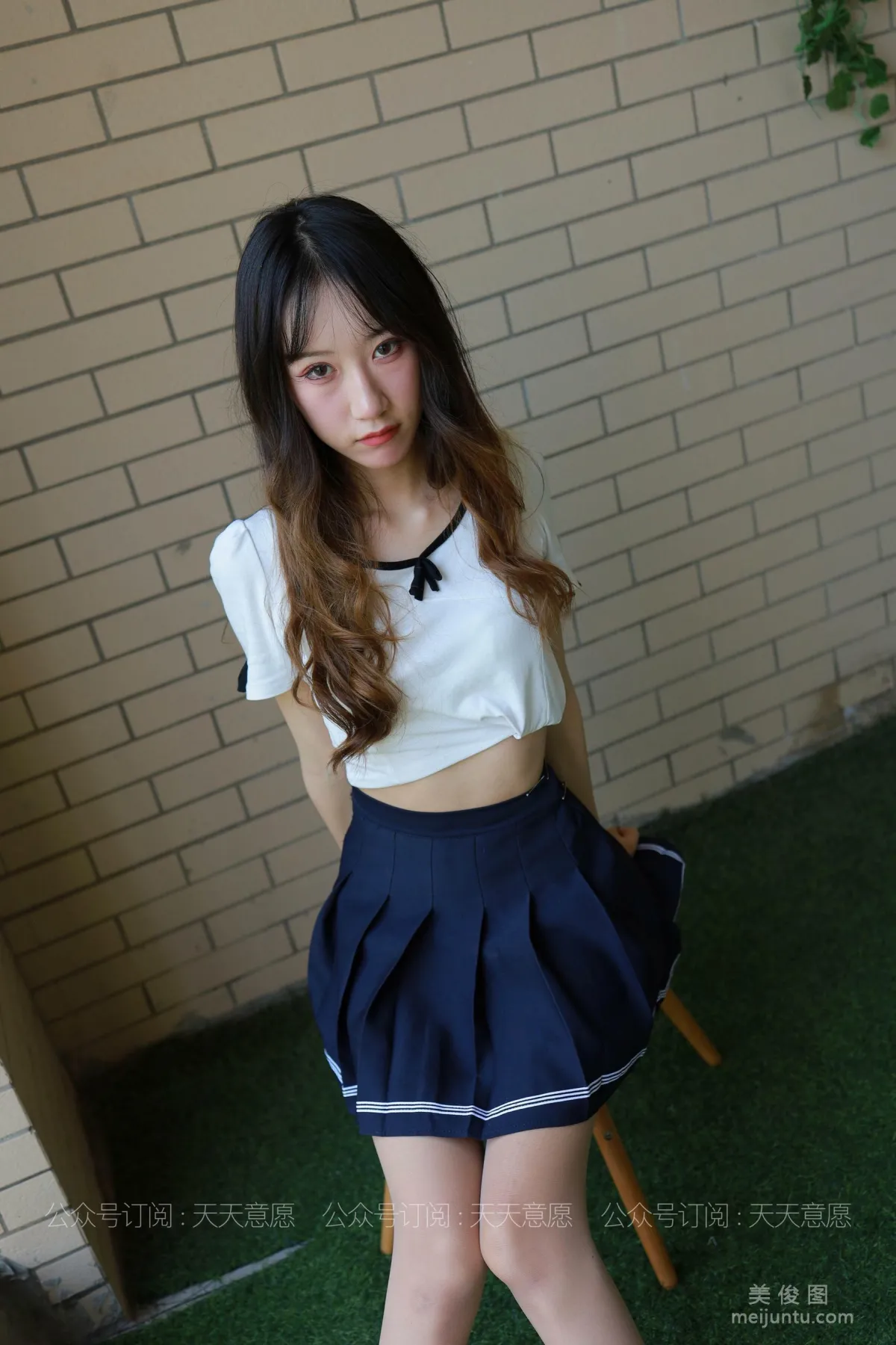 [IESS異思趣向] 絲享家 823：怡怡《長腿少女 新人報道》 絲襪美腿套圖 37