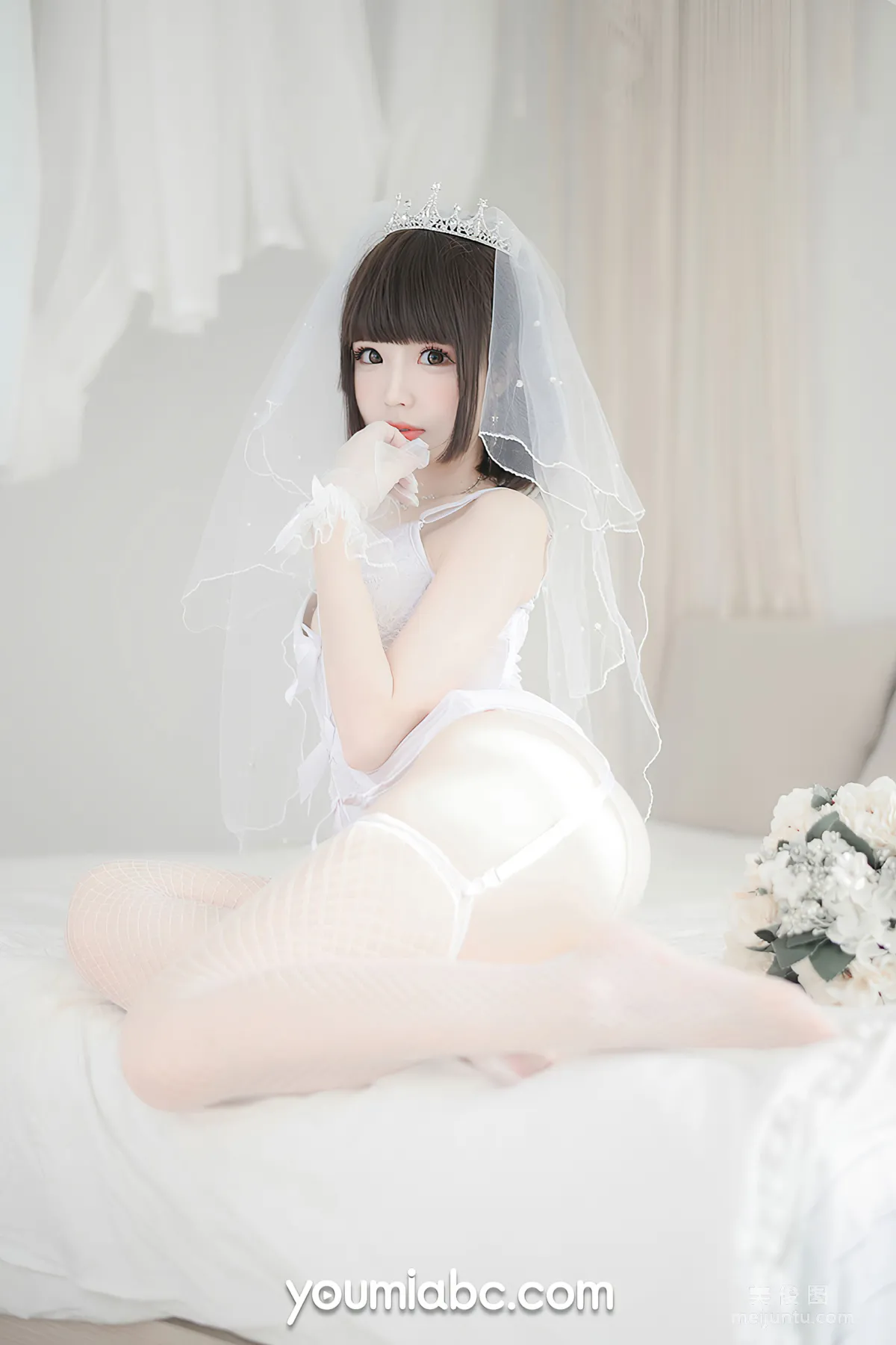 [尤蜜YouMi] 甜椒妙妙mio - 白皙花嫁 10