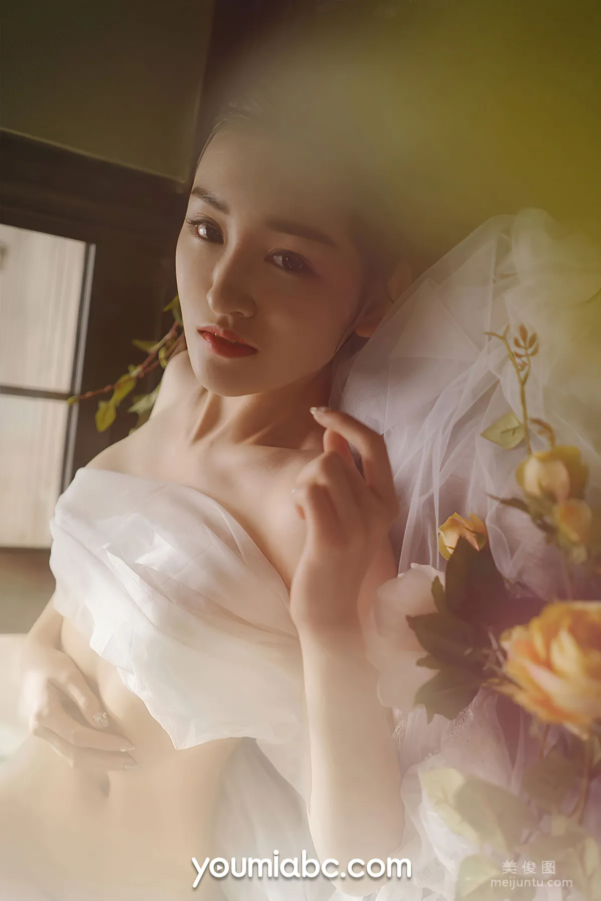 [YouMi] Shen Mengyao - White Light Mature Dream photo 8