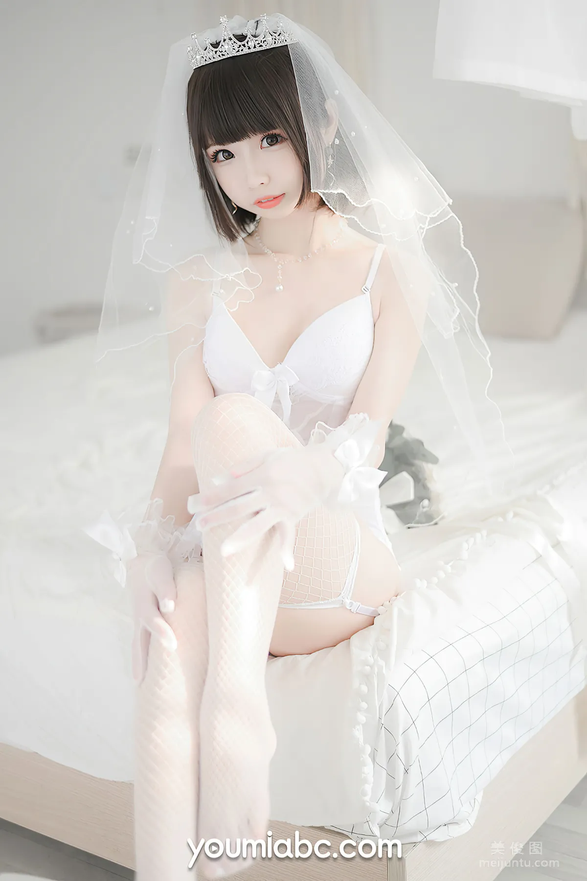 [尤蜜YouMi] 甜椒妙妙mio - 白皙花嫁 12