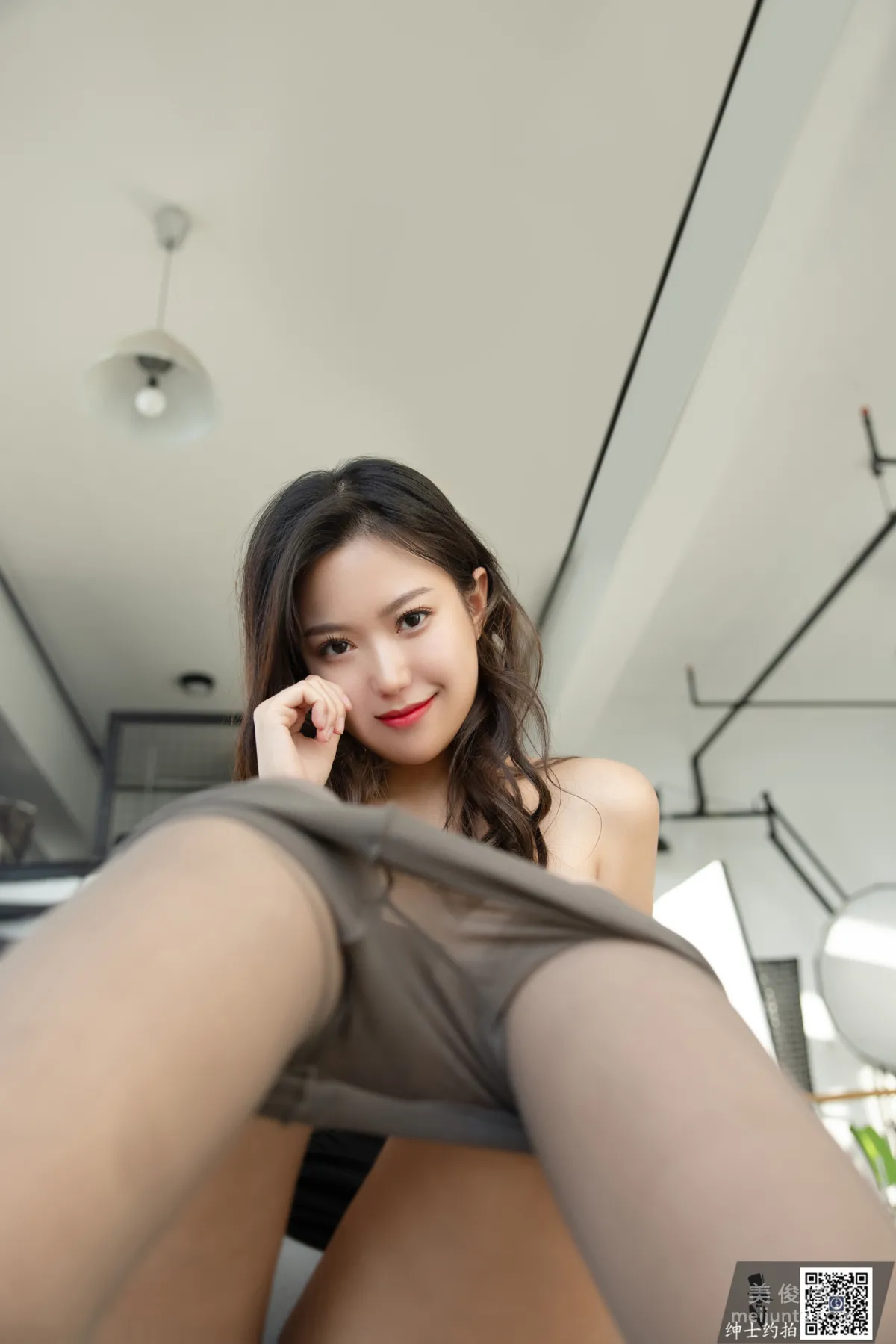 [Gentleman Shoots] SS012 Ning Ning, Gray Stockings Temptation photo 41