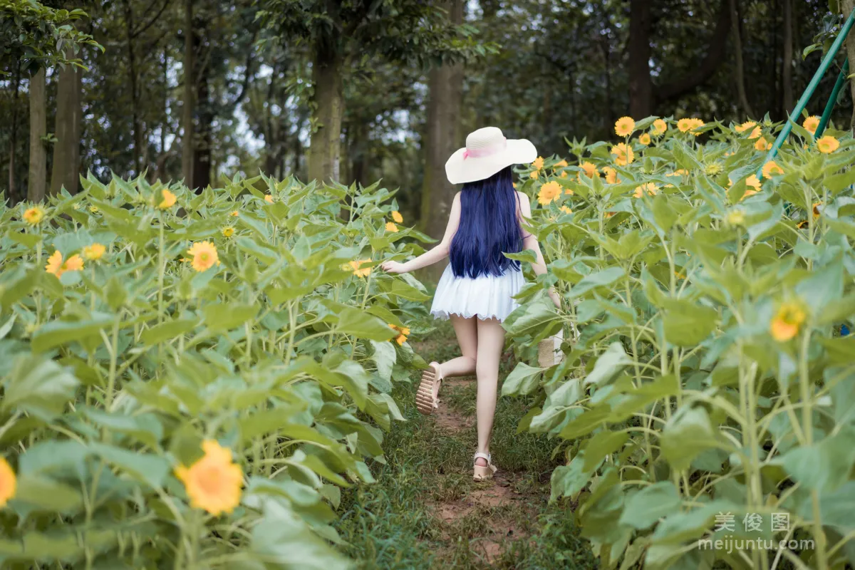 [喵糖映畫] VOL.414 花園白裙 寫真套圖 17