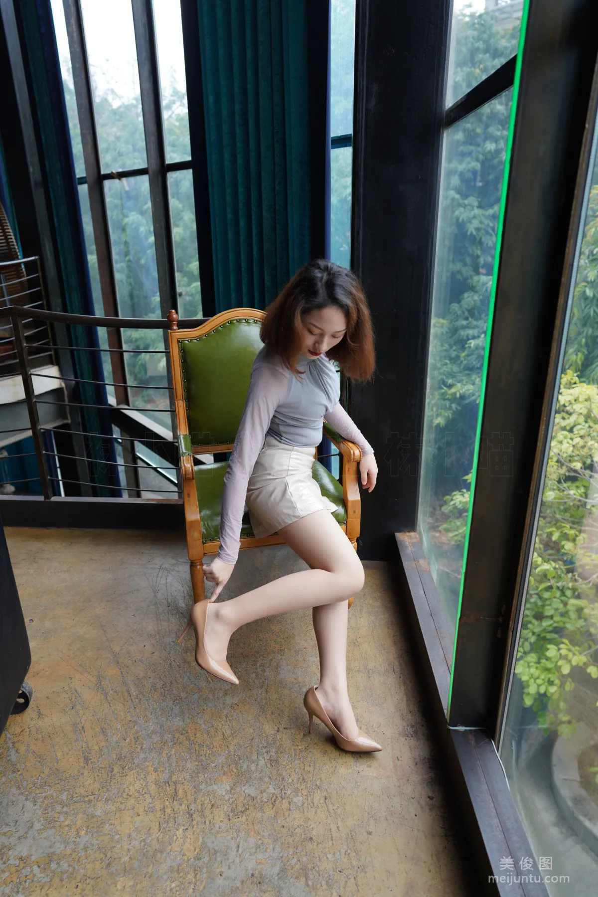 [Yiwen Yinghua] YW026 La La "Intoxicating Red Lips" Photo Set photo 21
