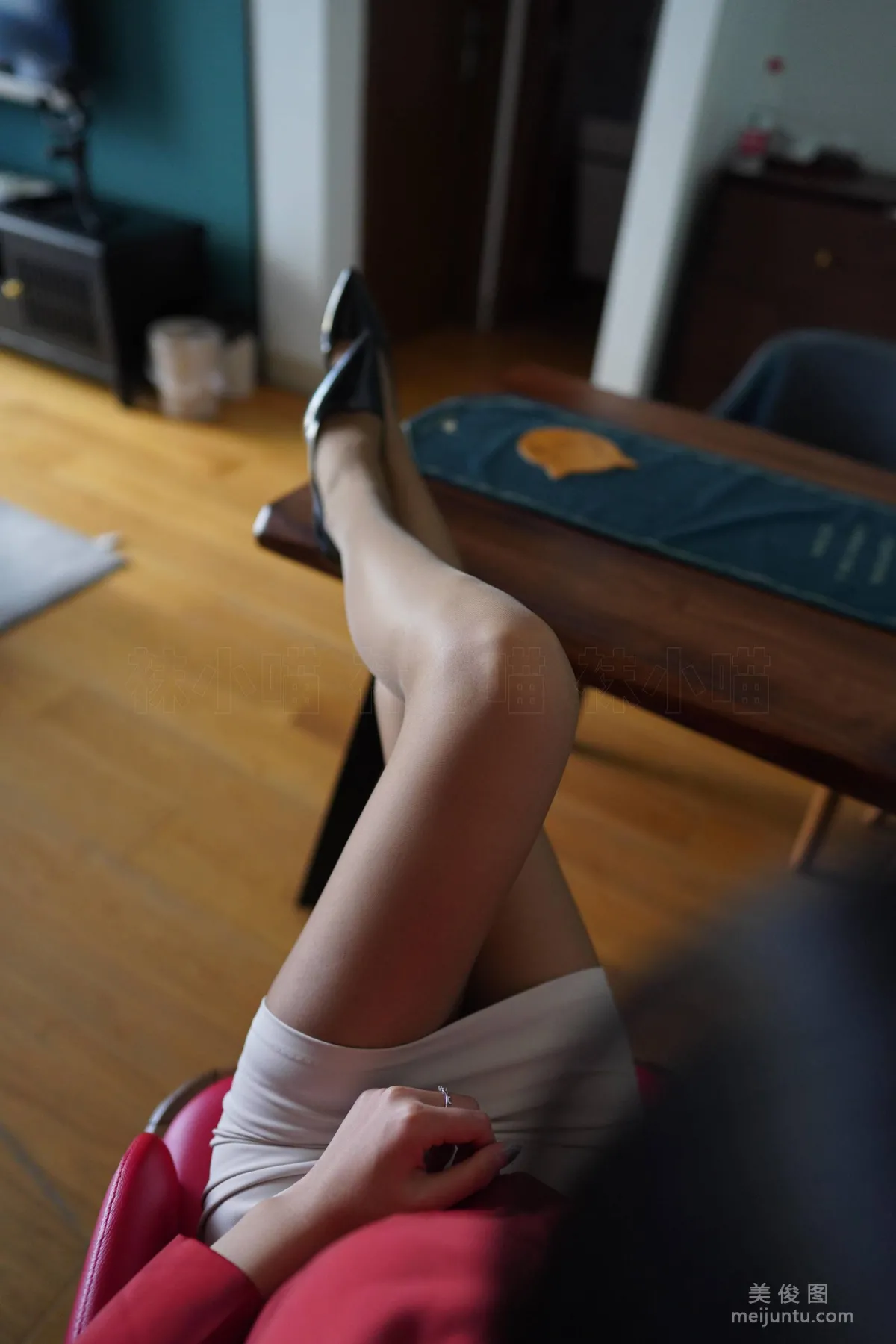 [壹吻映畫] YW001 紅紅《紅色襯衫》 寫真套圖 26