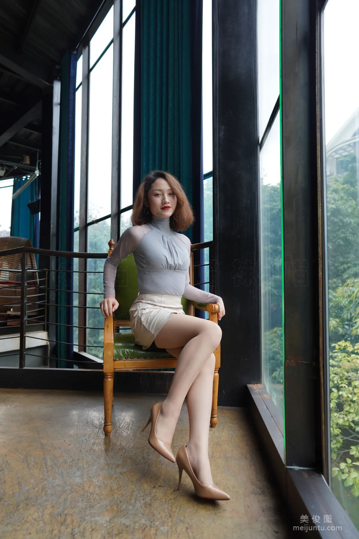 [Yiwen Yinghua] YW026 La La "Intoxicating Red Lips" Photo Set photo 7