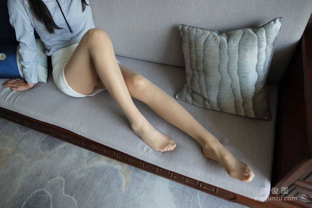 [Yiwen Yinghua] YW004 Meng Meng, Light Gray Workwear Photo Set photo 12