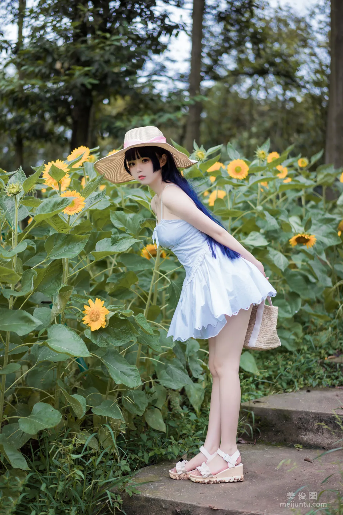 [喵糖映畫] VOL.414 花園白裙 寫真套圖 20