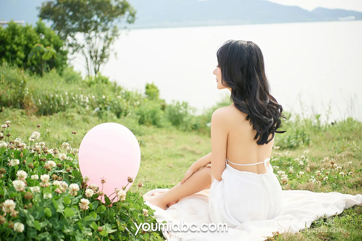 He Jiaying: YouMi photo 2