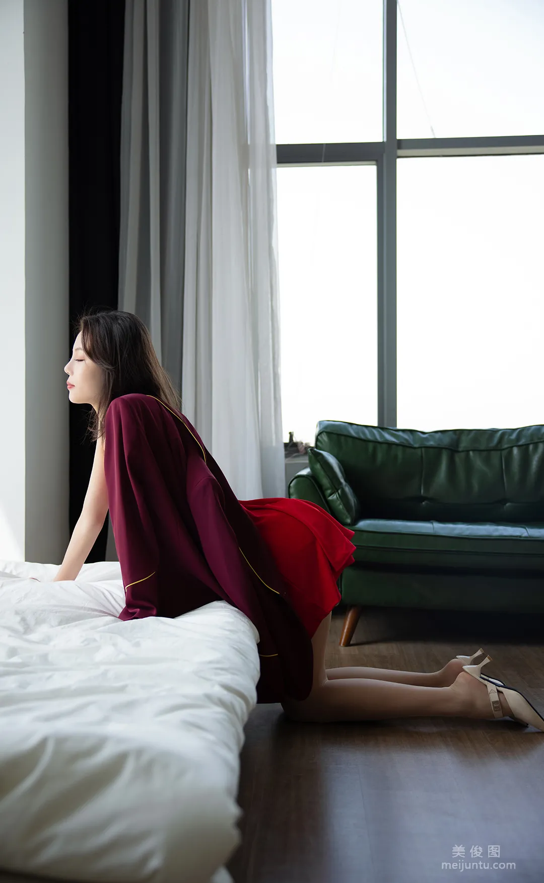 [紳士攝影] NO.147 佩佩 絲襪美腿寫真套圖 23