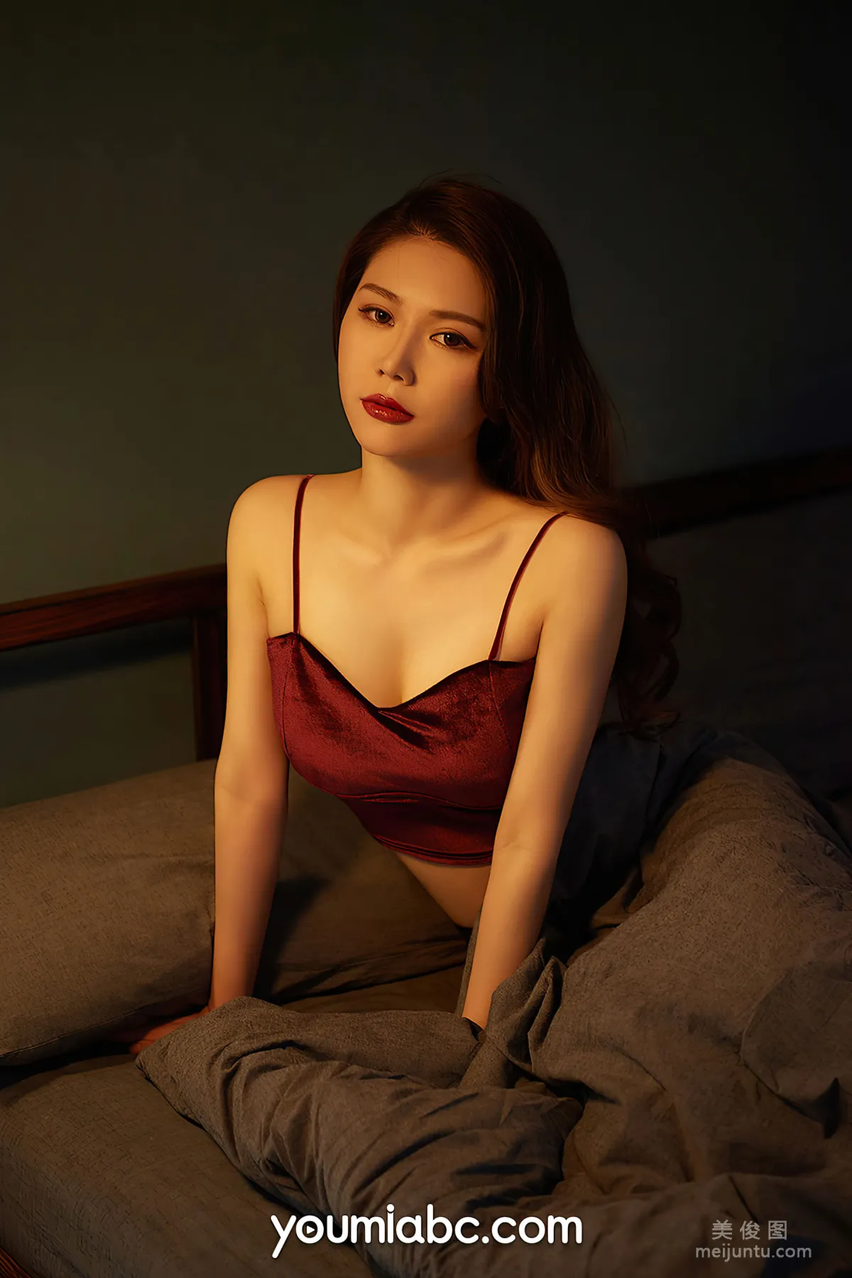 [尤蜜YouMi] 如歌 - 徹夜難眠 寫真套圖 2