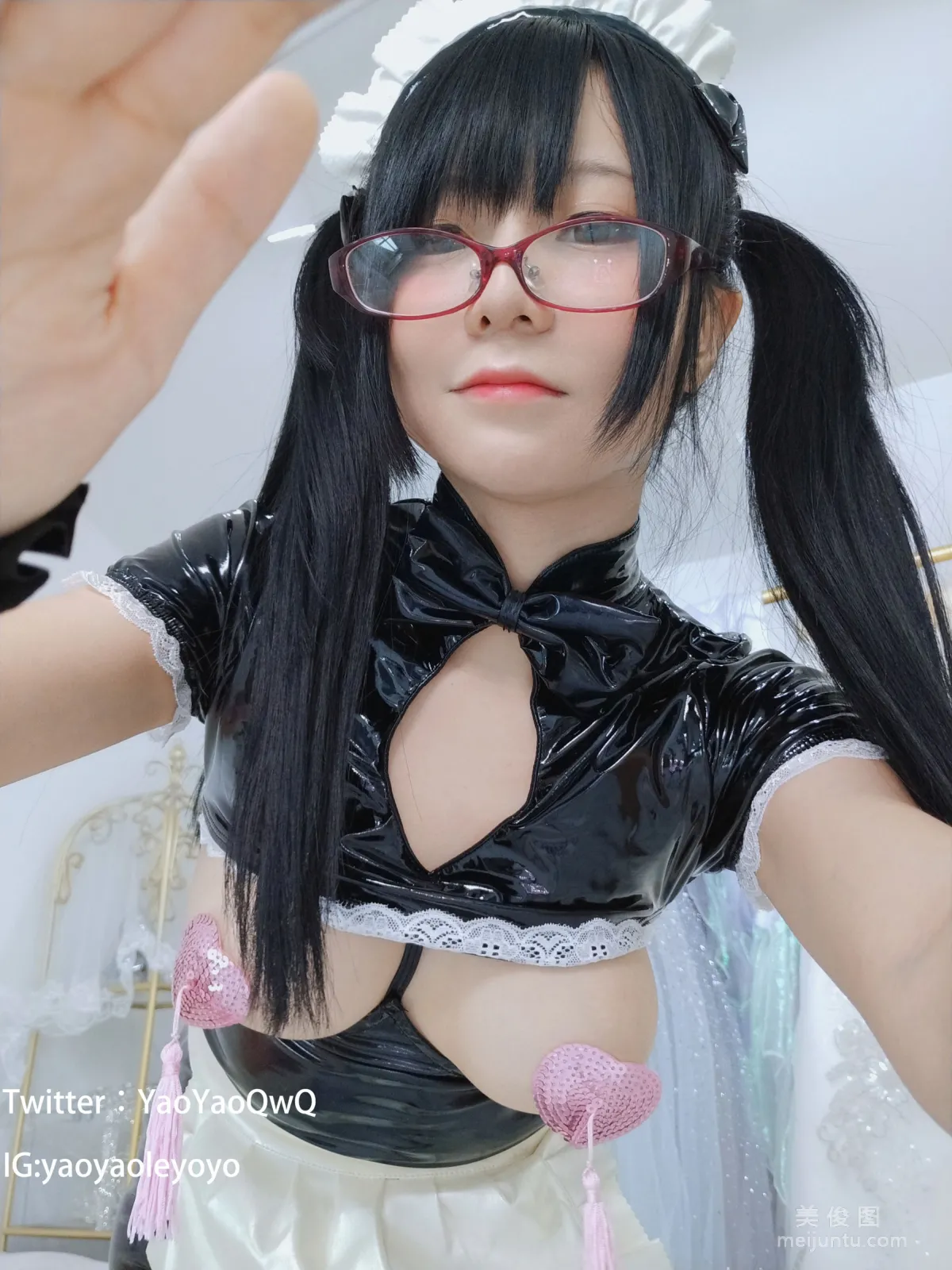 [COS福利] 摇摇乐yoyo - 恶魔女仆9