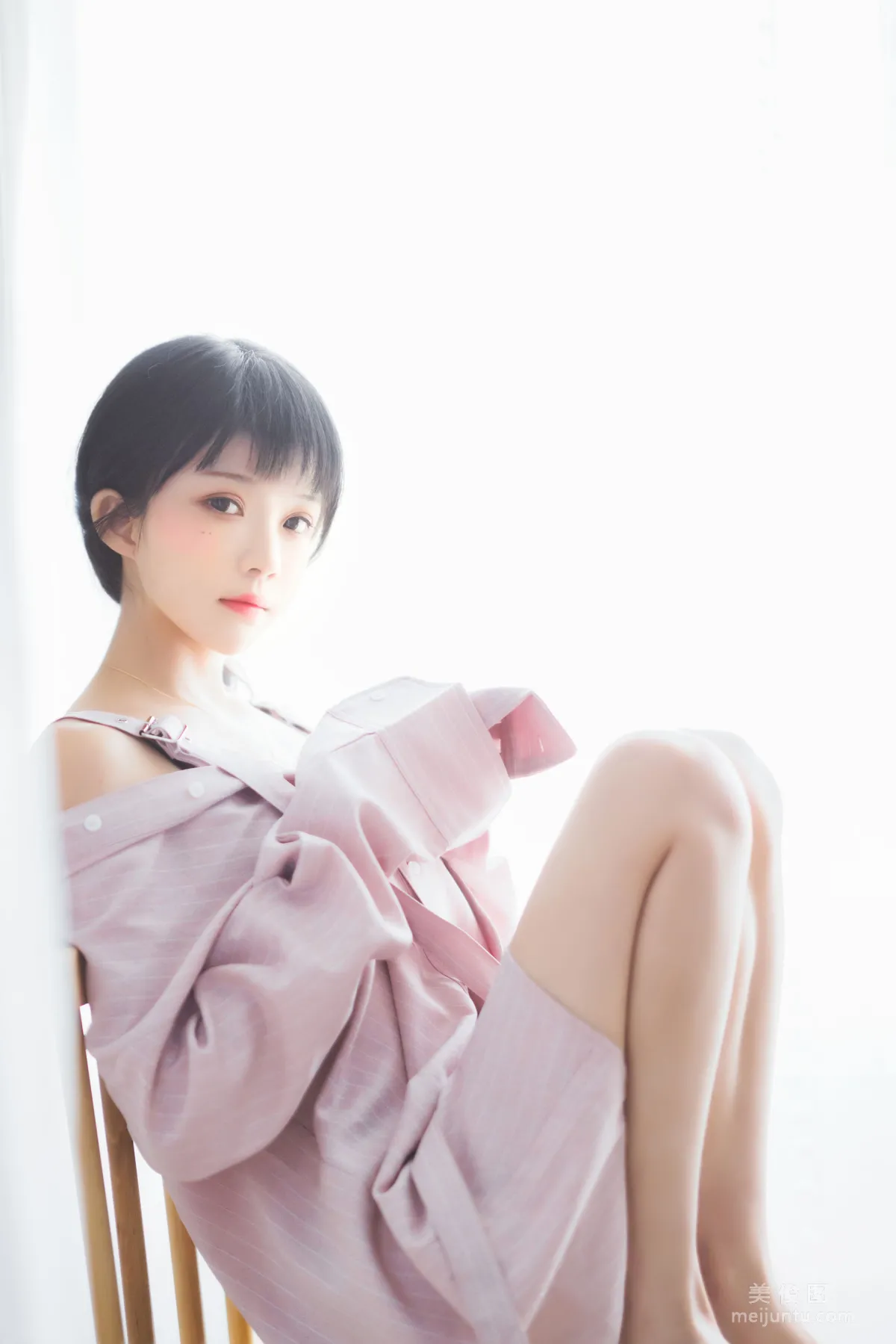 Ying Taomiao: Web Idols photo 1