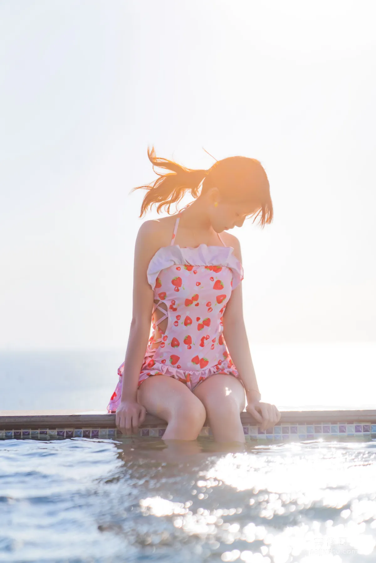 [COS Bonus] Ying Taomiao - Sweet Strawberry Swimsuit Photo Set photo 3