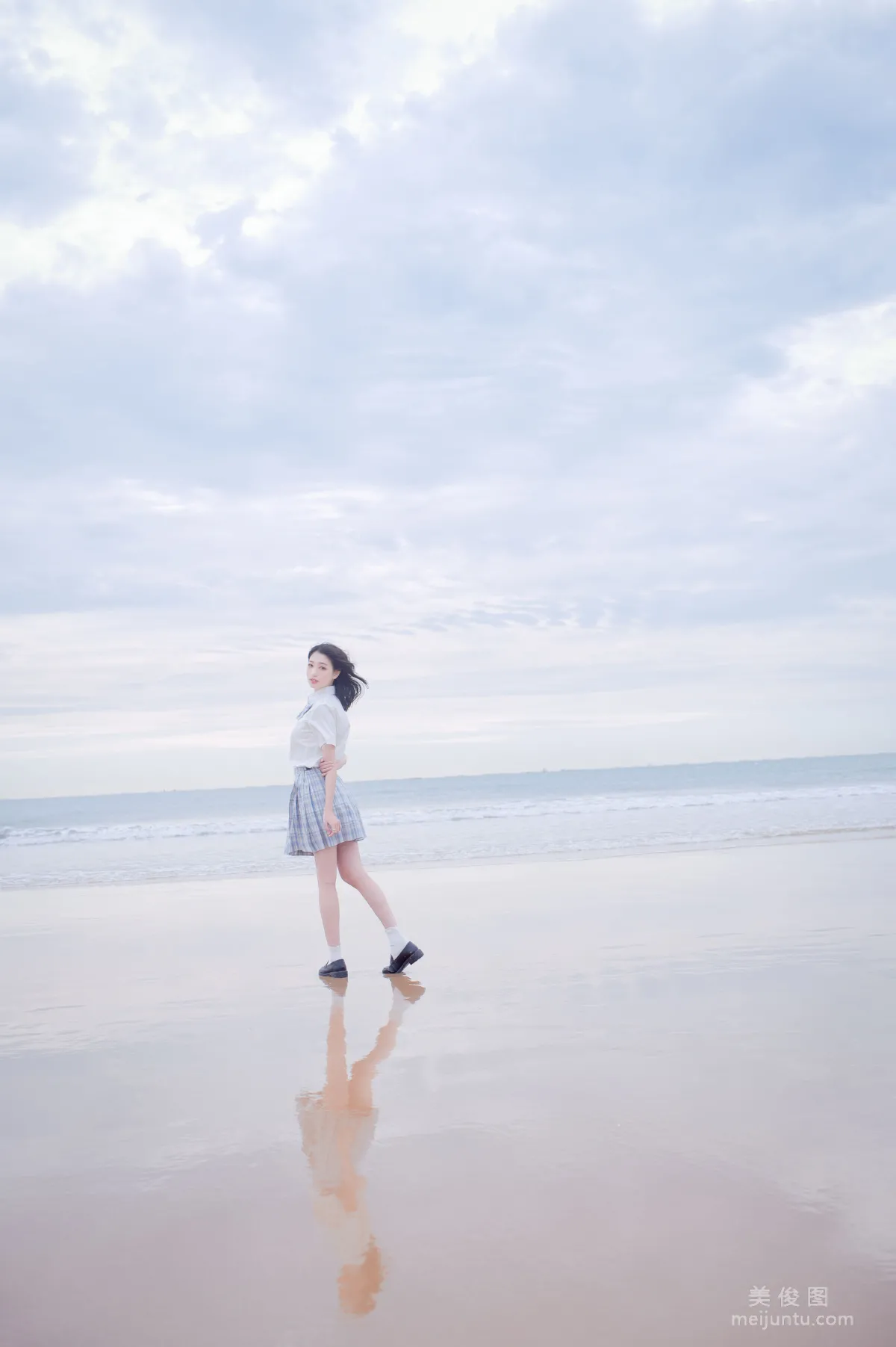 [COS福利] 周叽是可愛兔兔 - 海邊jk 10